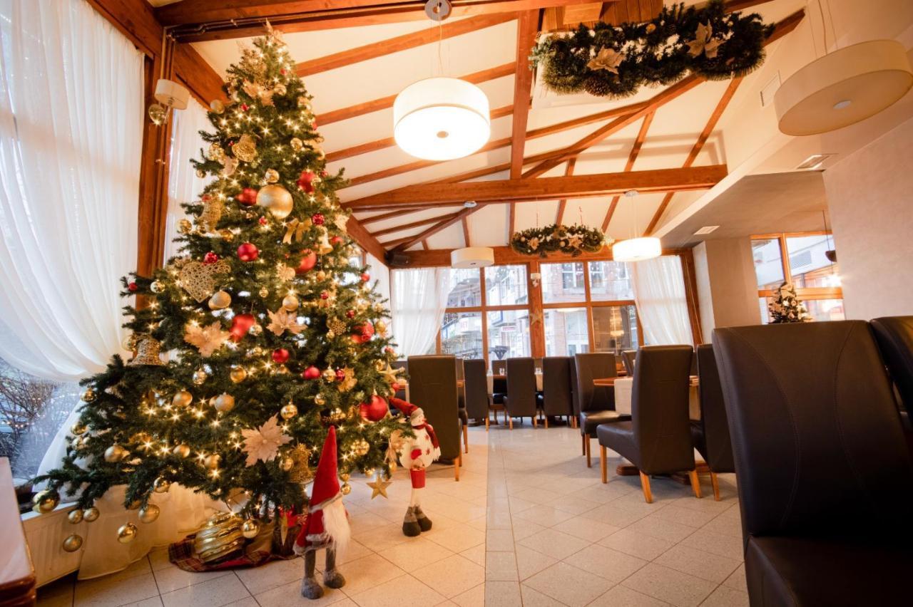 Restaurant Pensiune Bucovina Кимпулунг-Молдовенеск Екстер'єр фото
